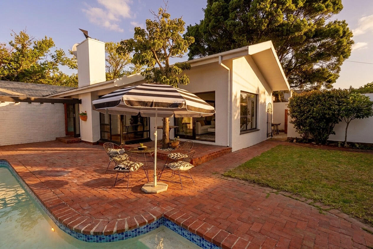 Fountain Road - Renovation and staging Exterior view